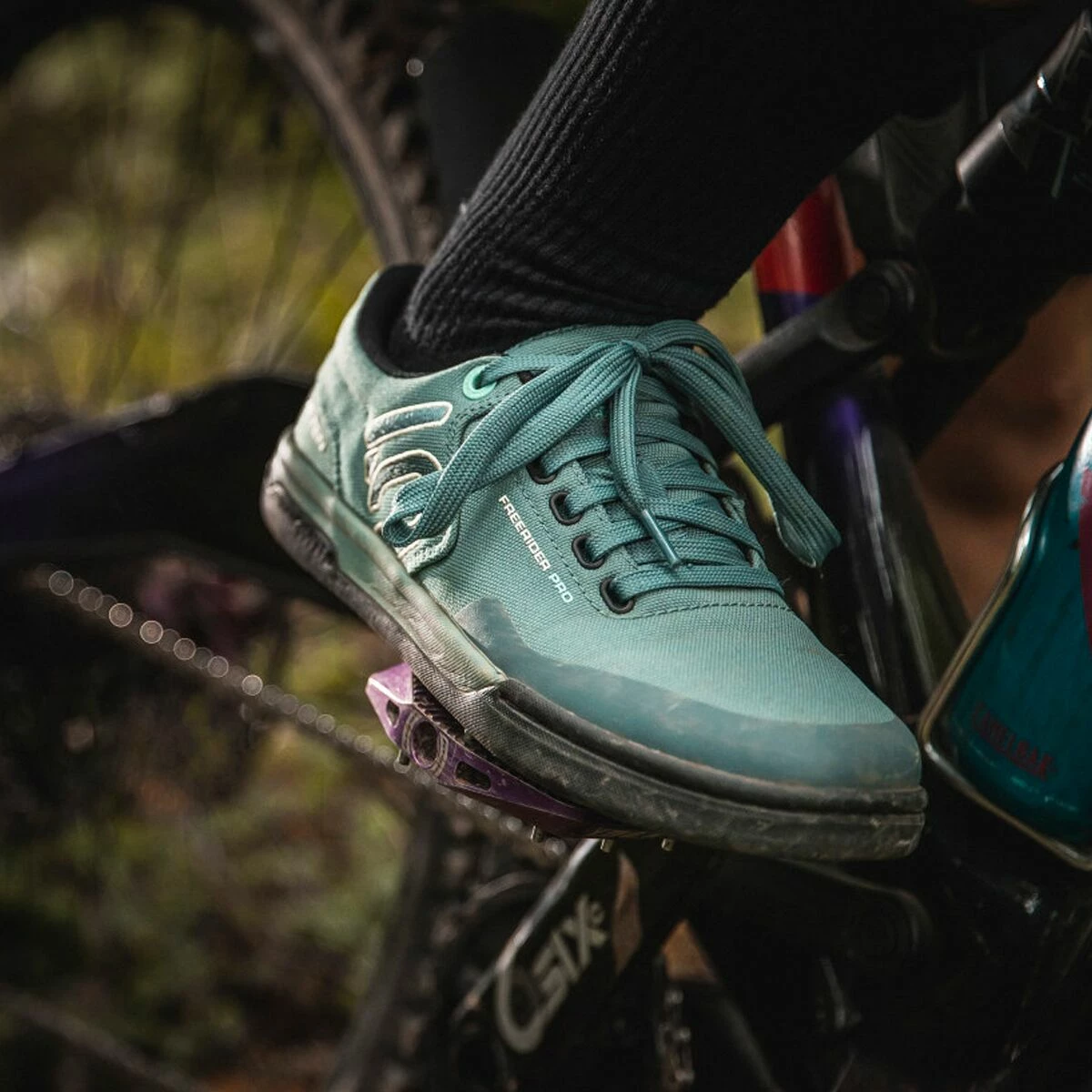 Five Ten Flat Pedal Shoes Freerider Pro Primeblue Cycling Shoe Women's 2 Five Ten Flat Pedal Shoes Freerider Pro Primeblue Cycling Shoe Women's - Image 2